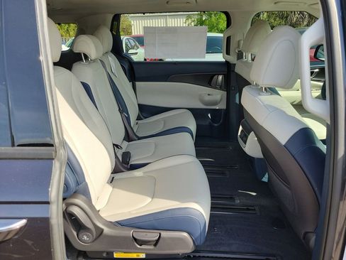 New 2026 Kia Carnival SX image 12