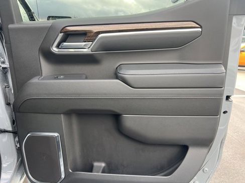 Used 2024 GMC Sierra 1500 Elevation image 12