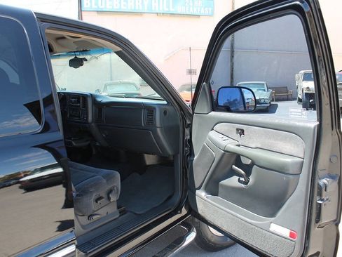 Used 1999 Chevrolet Silverado 2500 LS w/ Snow Plow Prep Pkg AWD/4WD image 24