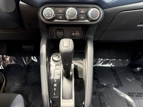 Used 2025 Nissan Versa SV w/ Trunk Package image 25