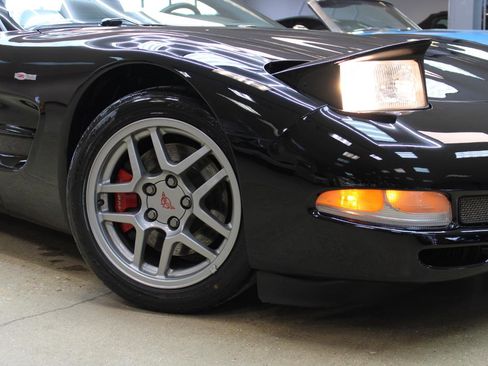 Used 2002 Chevrolet Corvette Z06 w/ Memory Pkg image 15