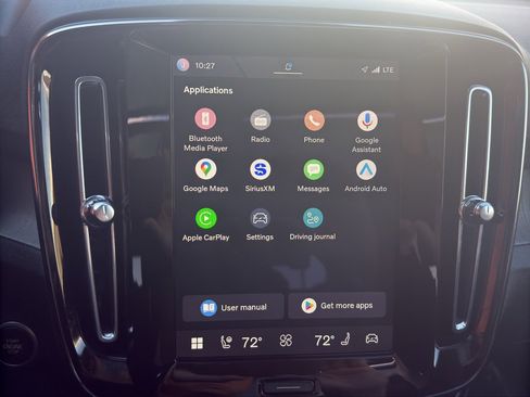 Used 2024 Volvo XC40 B5 Core w/ Protection Package Premier image 19