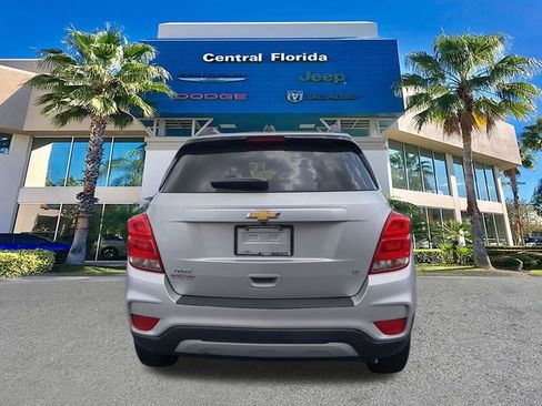 Used 2019 Chevrolet Trax LT w/ LT Convenience Package FWD image 6
