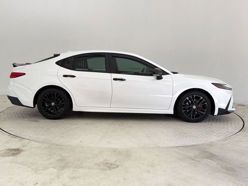 Used 2025 Toyota Camry SE FWD image 8