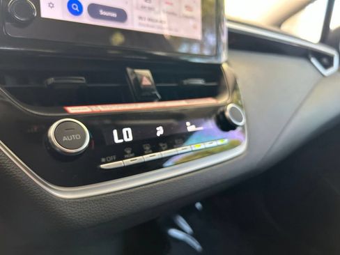 Used 2025 Toyota Corolla LE FWD image 43