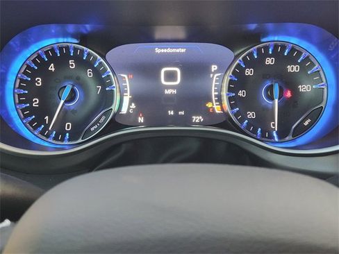 New 2026 Chrysler Pacifica Select image 11