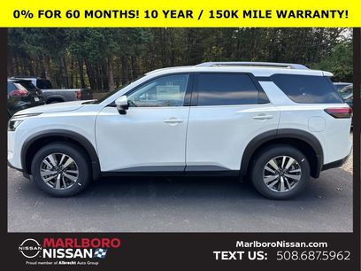 New 2025 Nissan Pathfinder SL w/ Cargo Package