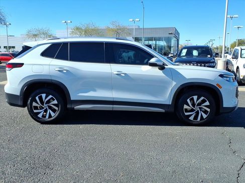 Certified 2025 Volkswagen Tiguan S image 7