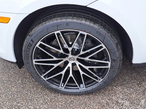 Used 2026 Porsche Macan AWD/4WD image 14