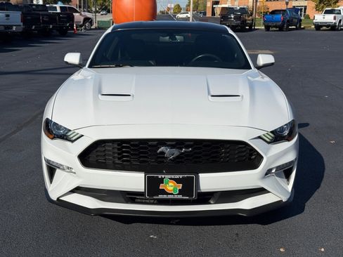 Used 2019 Ford Mustang Premium image 3