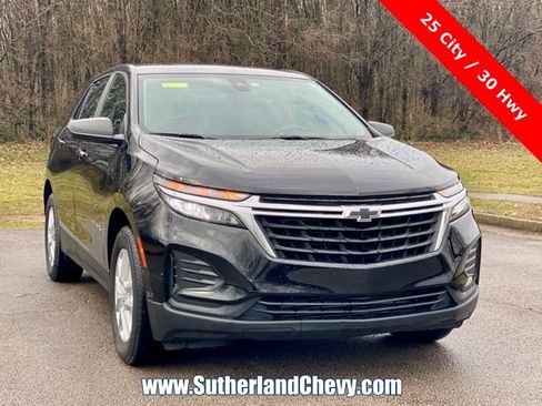 Used 2022 Chevrolet Equinox LS image 9