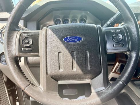 Used 2014 Ford F250 Lariat w/ Lariat Interior Package AWD/4WD image 14