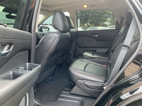 Used 2023 Nissan Pathfinder SL w/ SL Premium Package FWD image 11