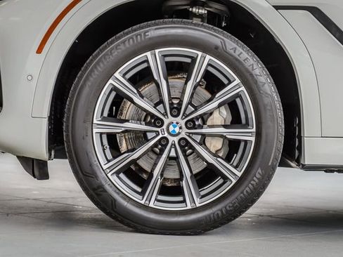 Used 2022 BMW X6 xDrive40i w/ M Sport Package image 10