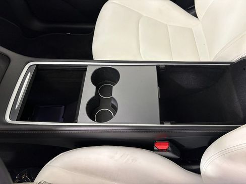 Used 2024 Tesla Model Y Long Range AWD/4WD image 26