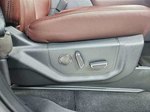 Used 2024 Ford Expedition Max Limited RWD image 46