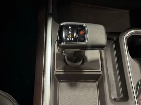 Used 2024 GMC Sierra 1500 SLT w/ SLT Convenience Package image 32