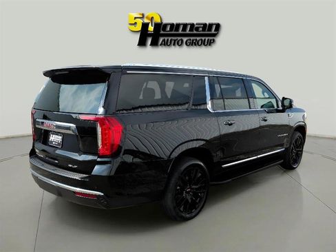 Used 2022 GMC Yukon XL SLT w/ SLT Premium Package image 5