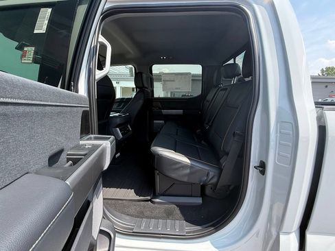 New 2026 Ford F250 Lariat w/ Black Appearance Package AWD/4WD image 38