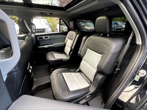 Used 2023 Ford Explorer XLT w/ Equipment Group 202A image 29