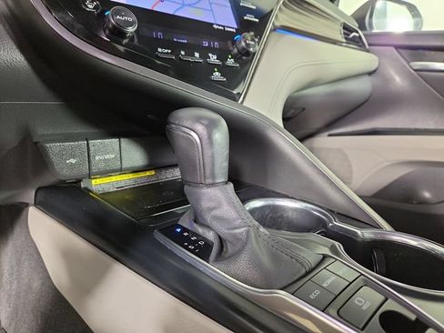 Used 2020 Toyota Camry XLE w/ Navigation Package FWD image 21