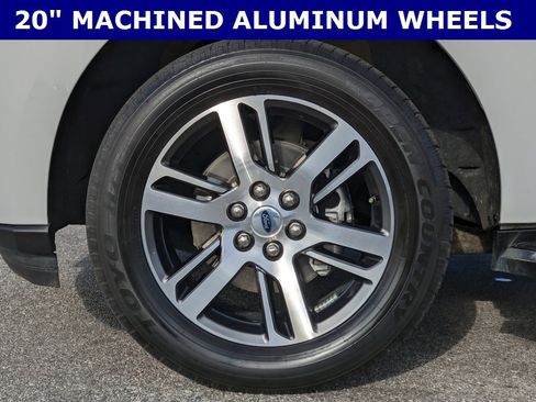 Used 2022 Ford Expedition XLT image 11