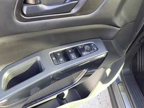 Certified 2023 Nissan Pathfinder SV w/ SV Premium Package image 19