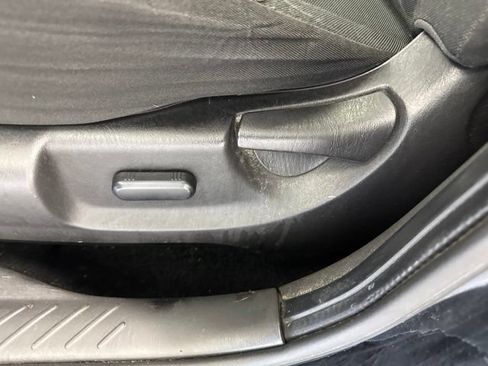 Used 2012 Ford Escape XLT FWD image 17