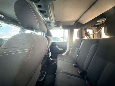 Used 2014 Jeep Wrangler Unlimited Sahara image 10