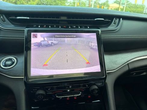 Used 2021 Jeep Grand Cherokee L Limited RWD image 17