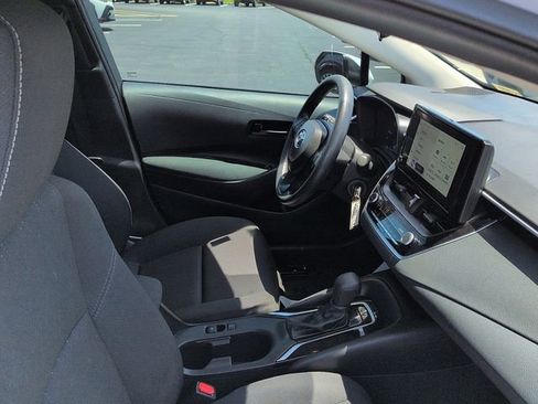 Certified 2025 Toyota Corolla LE FWD image 10