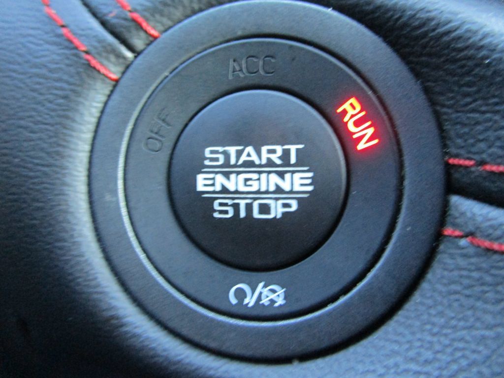 Used 2025 Dodge Durango GT AWD/4WD image 32