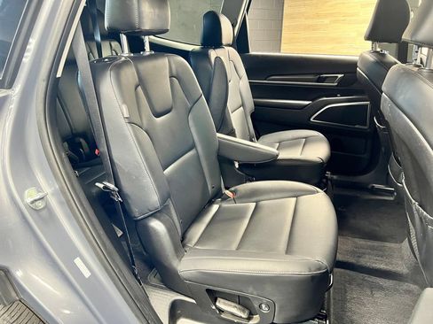 Used 2025 Kia Telluride S AWD/4WD image 20