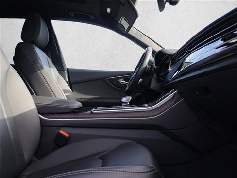 Used 2021 Audi Q8 Premium Plus w/ Premium Plus Package AWD/4WD image 28