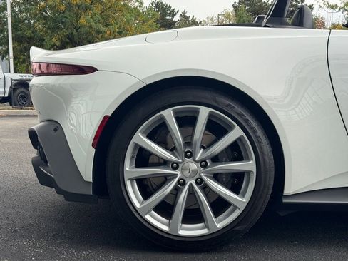 Used 2023 Aston Martin V8 Vantage Roadster RWD image 27