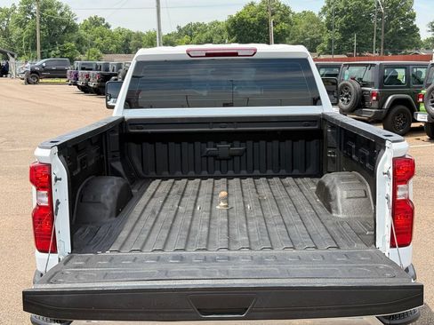 Used 2024 Chevrolet Silverado 2500 LT AWD/4WD image 19