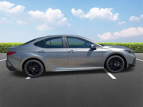 New 2026 Toyota Camry SE w/ Convenience Package FWD image 3