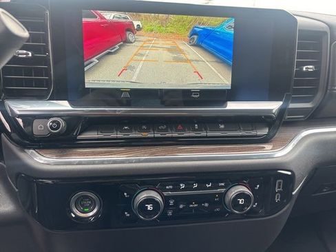 Used 2024 Chevrolet Silverado 1500 LT image 9