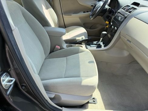 Used 2012 Toyota Corolla L FWD image 22