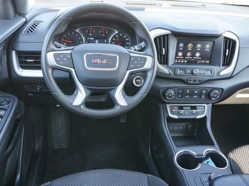 Used 2024 GMC Terrain SLE FWD image 15