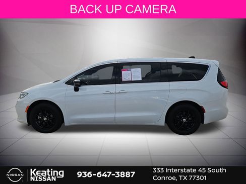 Used 2024 Chrysler Pacifica Touring image 7