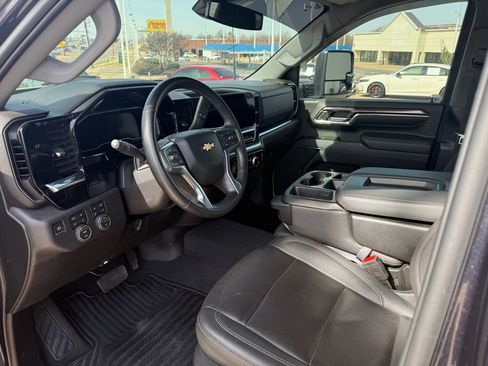 Used 2024 Chevrolet Silverado 2500 LTZ image 29