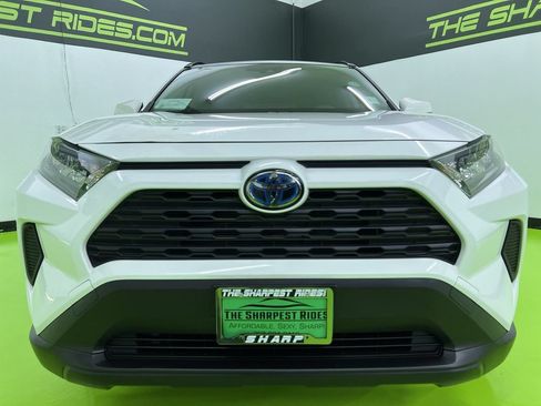 Used 2019 Toyota RAV4 LE AWD/4WD image 3