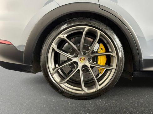 Used 2023 Porsche Cayenne Turbo GT AWD/4WD image 16