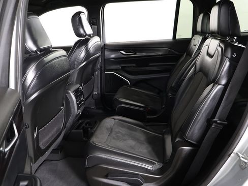 Used 2022 Jeep Grand Cherokee L Laredo AWD/4WD image 33