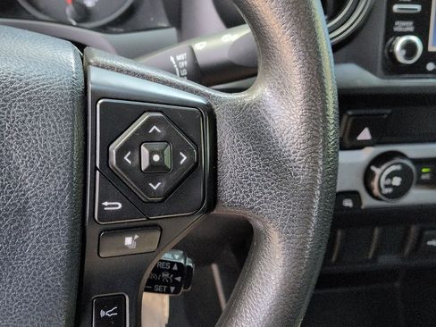 Used 2020 Toyota Tacoma SR AWD/4WD image 13