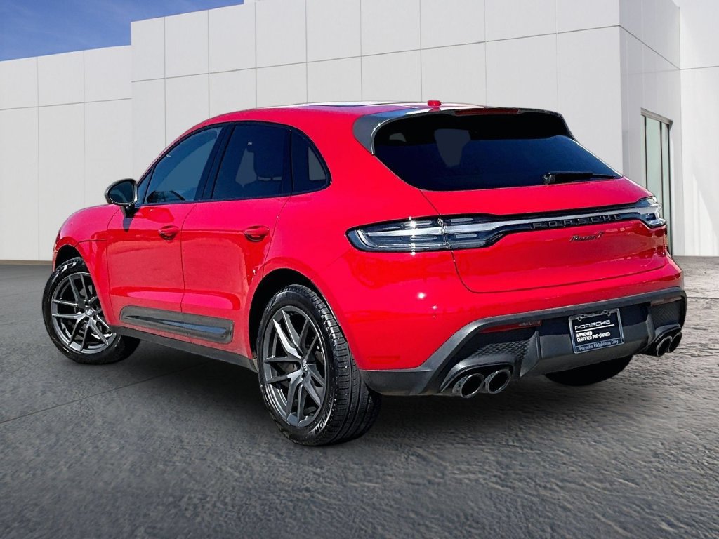 Certified 2026 Porsche Macan AWD/4WD image 3