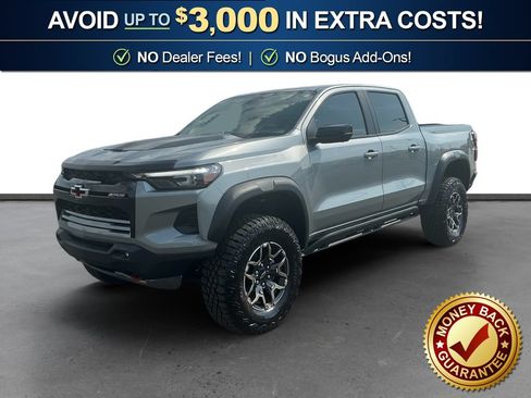 Used 2025 Chevrolet Colorado ZR2 w/ Technology Package AWD/4WD image 1