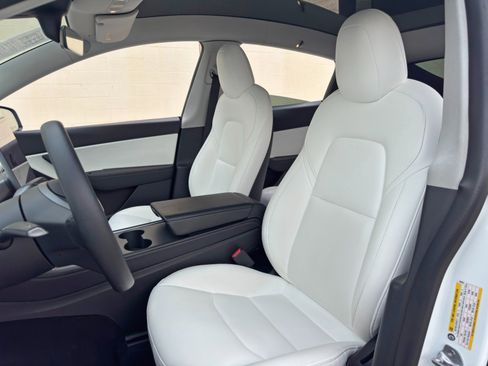Used 2022 Tesla Model Y Performance AWD/4WD image 38