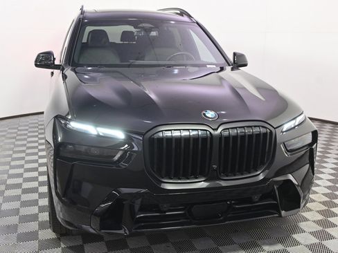Used 2025 BMW X7 xDrive40i w/ M Sport Package image 9